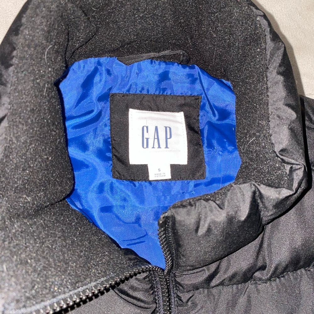 Gap puffer vest